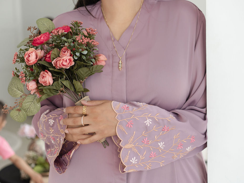 Luminous Noor Lantern Necklace Set - HARMA