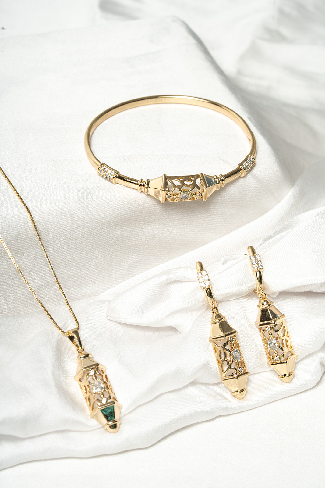 Luminous Noor Lantern Necklace Set - HARMA