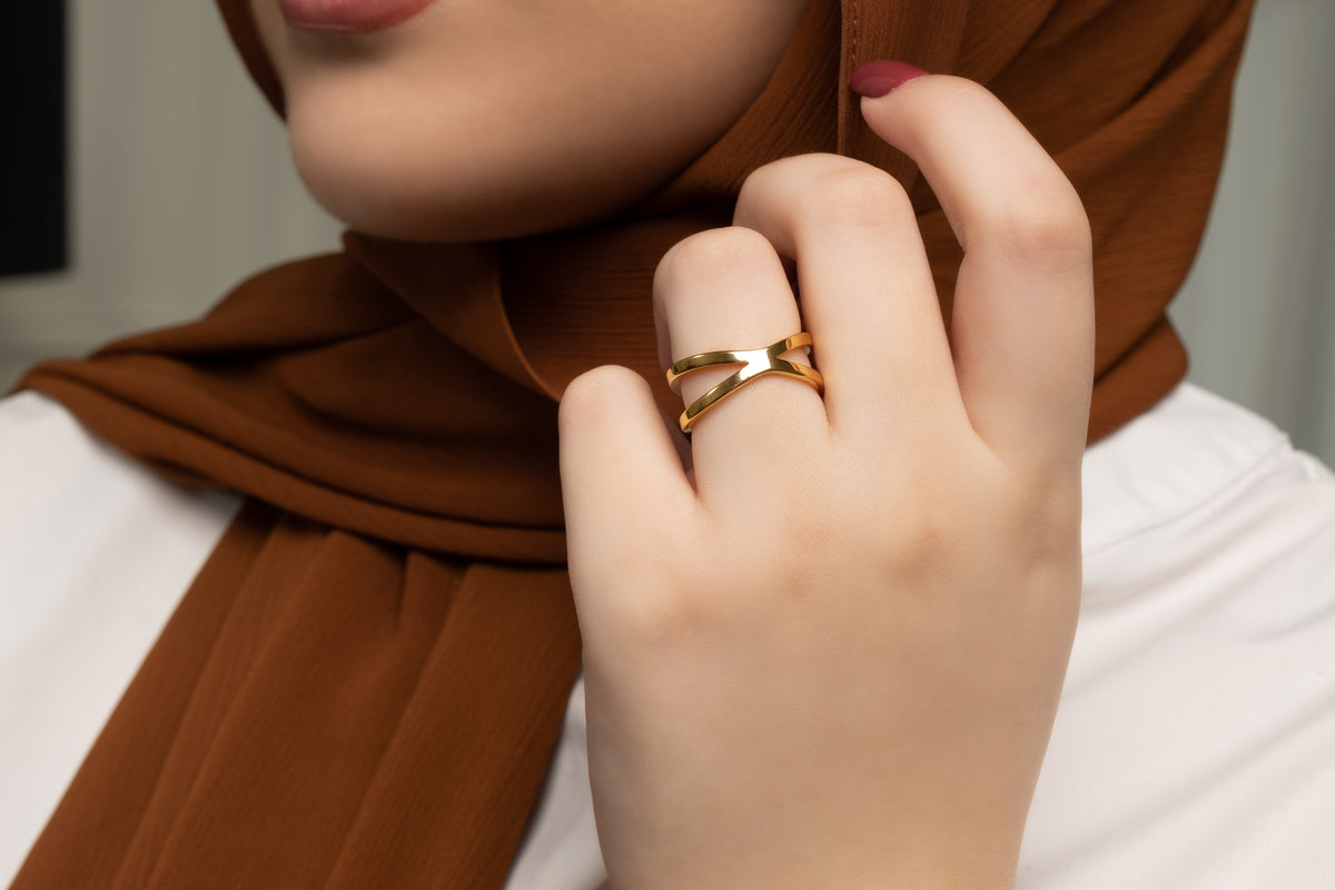 Enchanted Supernova Criss Cross Ring - HARMA