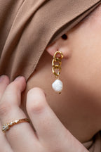 Curb Chain Link Pearl Stud Earrings - HARMA