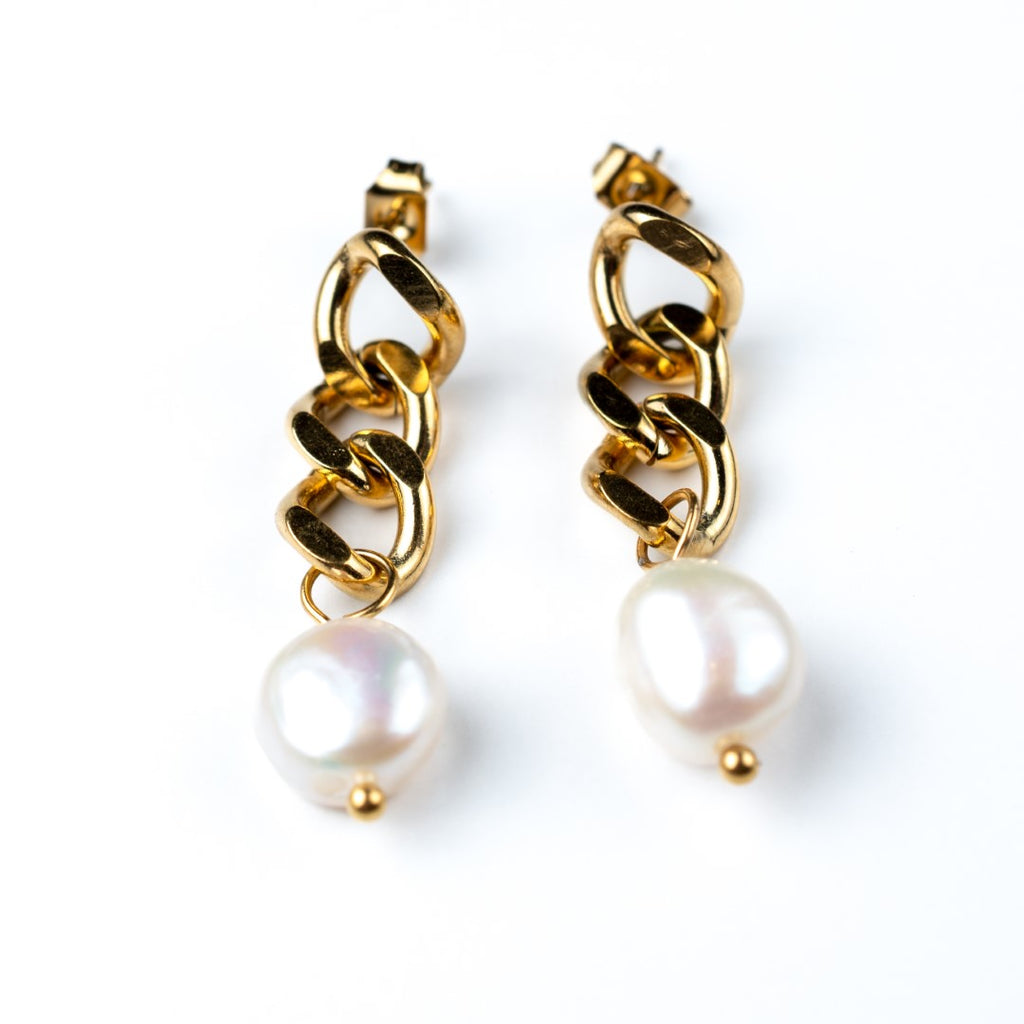 Curb Chain Link Pearl Stud Earrings - HARMA