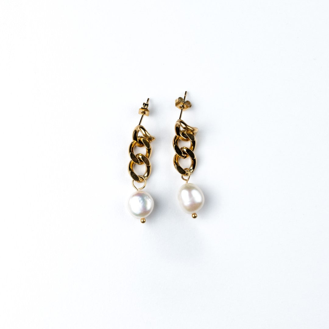 Curb Chain Link Pearl Stud Earrings - HARMA